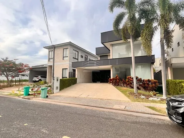 Casa 4 quartos e 5 banheiros, à venda, no bairro Uruguai em Teresina