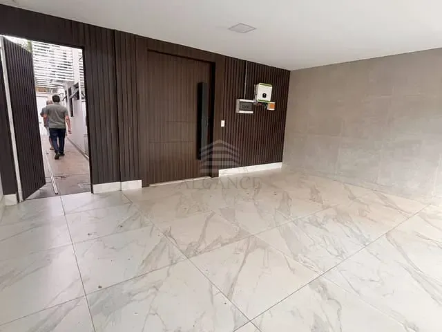 Casa 4 quartos e 5 banheiros, à venda, no bairro Uruguai em Teresina