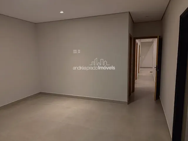 Casa 3 quartos e 3 banheiros, à venda, no bairro Chamonix em Londrina