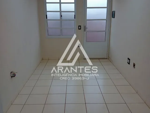 Casa 2 quartos e 1 banheiro, à venda, no bairro Conjunto Habitacional Vida Nova em Barretos