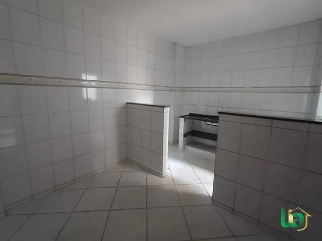 Casa 4 quartos e 1 banheiro, para alugar, no bairro Barra em Muriaé