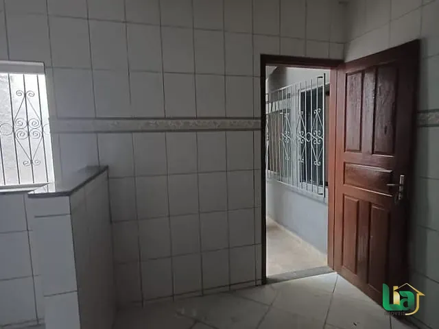 Casa 4 quartos e 1 banheiro, para alugar, no bairro Barra em Muriaé