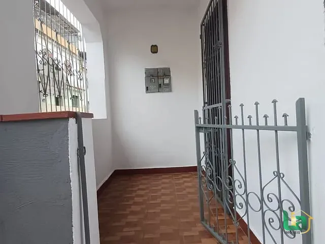 Casa 4 quartos e 1 banheiro, para alugar, no bairro Barra em Muriaé