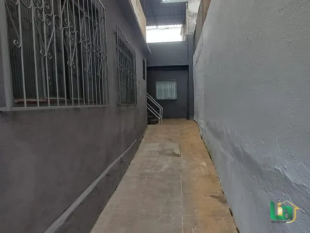 Casa 4 quartos e 1 banheiro, para alugar, no bairro Barra em Muriaé