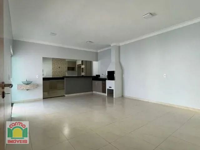 Casa com 300m² 4 quartos e 4 banheiros, à venda, no bairro Residencial Portal Do Cerrado em Anápolis