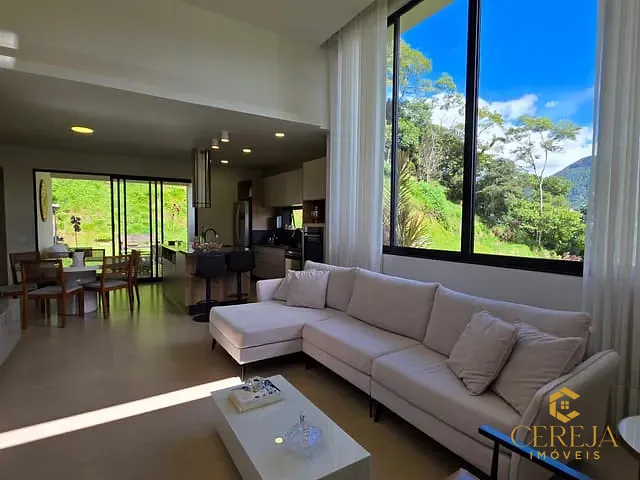 Casa com 161m² 3 quartos e 3 banheiros, à venda, no bairro Cônego em Nova Friburgo
