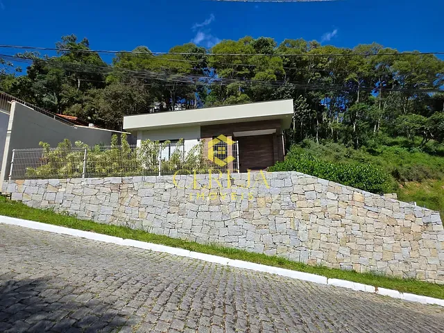 Casa com 161m² 3 quartos e 3 banheiros, à venda, no bairro Cônego em Nova Friburgo