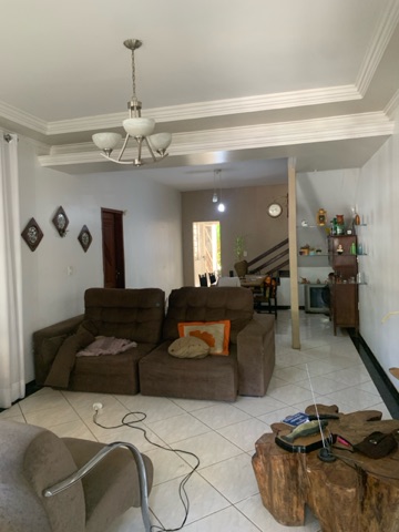 Casa com 600m² 3 quartos e 2 banheiros, à venda, no bairro Parque das Aroeiras em Governador Valadares