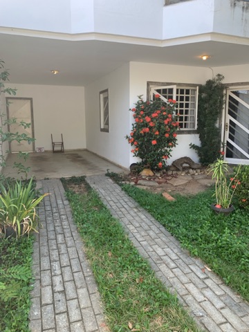 Casa com 600m² 3 quartos e 2 banheiros, à venda, no bairro Parque das Aroeiras em Governador Valadares