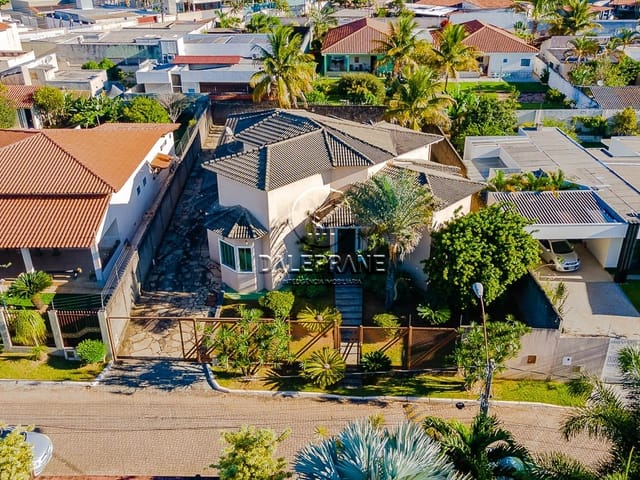 Casa 3 quartos e 4 banheiros, à venda, no bairro Setor Habitacional Arniqueira (Águas Claras) em Brasília