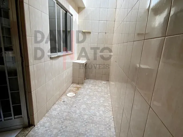 Casa 3 quartos e 3 banheiros, para alugar, no bairro Curicica em Rio de Janeiro