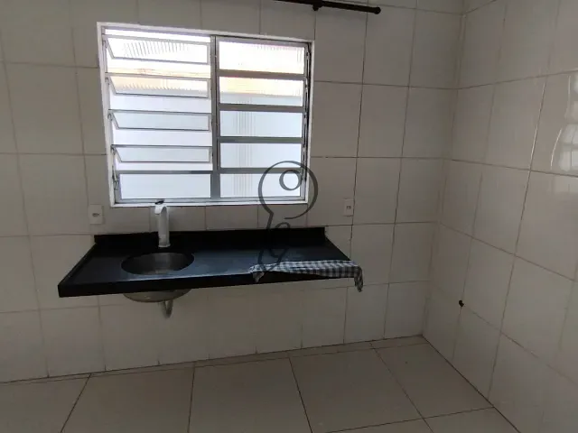 Casa 2 quartos e 2 banheiros, para alugar, no bairro Vila Paulo Silas em São Paulo
