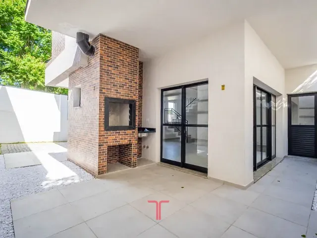 Casa com 117m² 3 quartos e 3 banheiros, à venda, no bairro Lindóia em Curitiba