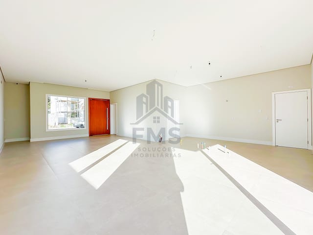 Casa com 404m² 4 quartos e 5 banheiros, à venda, no bairro Butiatuvinha em Curitiba