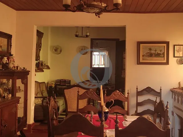 Casa com 1050m² 8 quartos e 3 banheiros, à venda, no bairro Centro em Atibaia