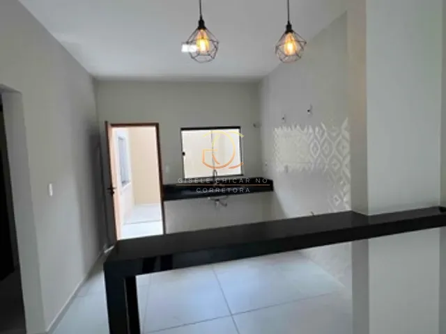 Casa 2 quartos e 1 banheiro, à venda, no bairro Laranjeiras em Valença
