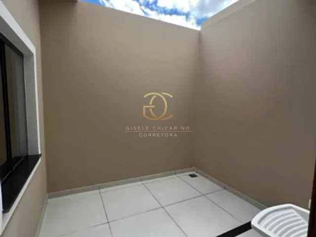 Casa 2 quartos e 1 banheiro, à venda, no bairro Laranjeiras em Valença