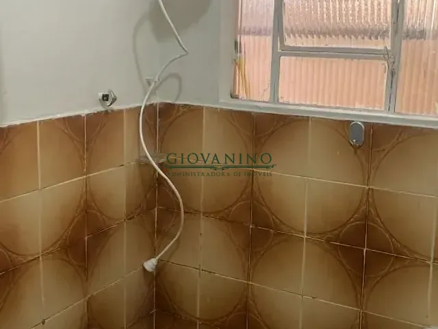 Casa 1 quarto e 1 banheiro, para alugar, no bairro Cascadura em Rio de Janeiro