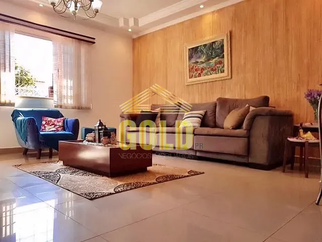 Casa com 250m² 3 quartos e 2 banheiros, à venda, no bairro Jardim Tókio em Londrina