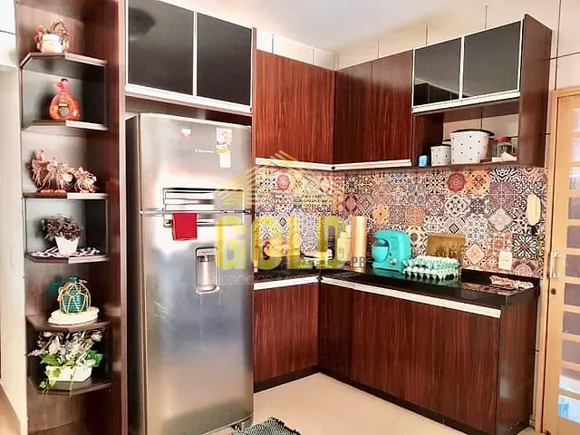 Casa com 250m² 3 quartos e 2 banheiros, à venda, no bairro Jardim Tókio em Londrina