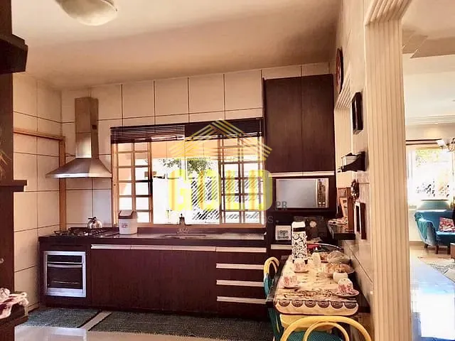 Casa com 250m² 3 quartos e 2 banheiros, à venda, no bairro Jardim Tókio em Londrina