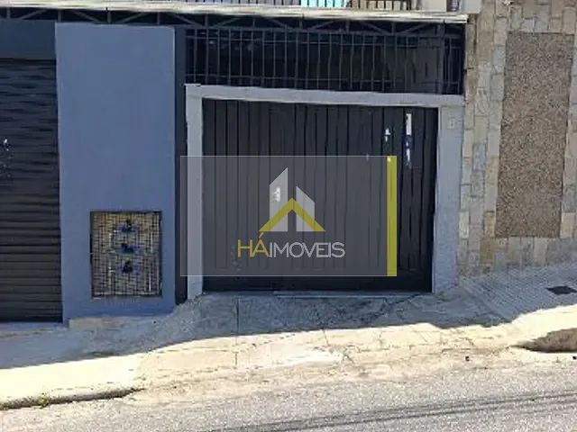 Casa com 130m² 3 quartos e 2 banheiros, para alugar, no bairro Santa Efigênia em Belo Horizonte