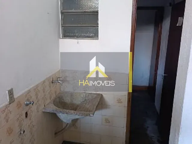 Casa com 130m² 3 quartos e 2 banheiros, para alugar, no bairro Santa Efigênia em Belo Horizonte