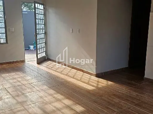 Casa 3 quartos e 2 banheiros, para alugar, no bairro Jardim Guararapes em Londrina