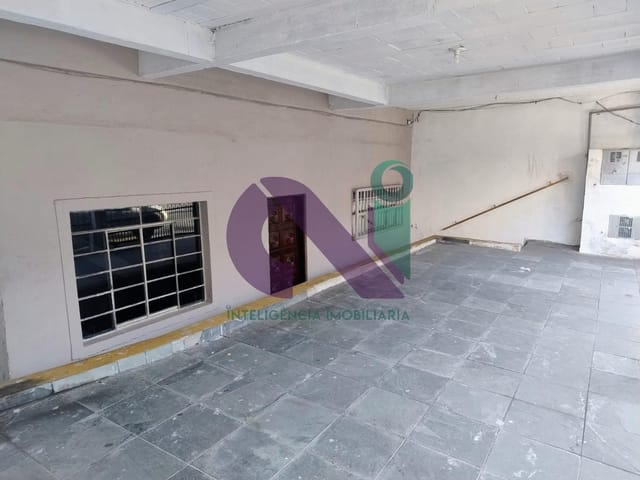 Casa 3 quartos e 1 banheiro, para alugar, no bairro Veloso em Osasco