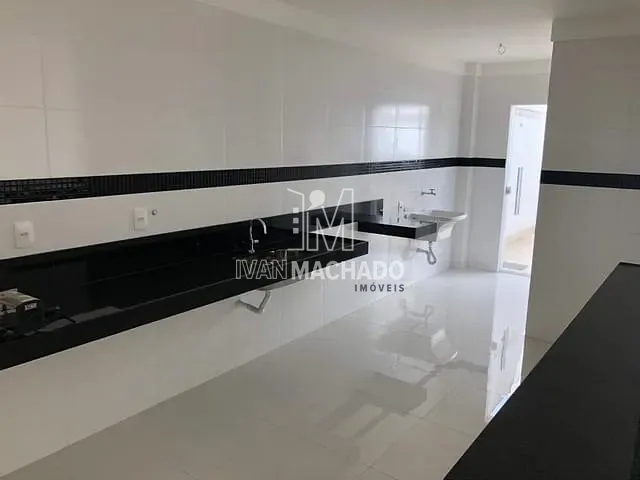 Casa com 200m² 4 quartos e 3 banheiros, à venda, no bairro Jardim Camburi em Vitória