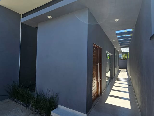 Foto do Casa - Casa à venda, com dois dormitórios sendo uma suíte, espaço gourmet com churrasqueira no bairro do Golfinho, Caraguatatuba, SP | Innova Imobiliária