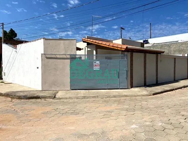 Casa com 155m² 2 quartos e 1 banheiro, à venda, no bairro Vila São Benedito em Itapeva