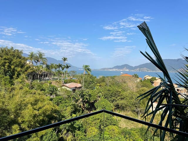 Casa 5 quartos e 6 banheiros, à venda, no bairro Siriuba em Ilhabela