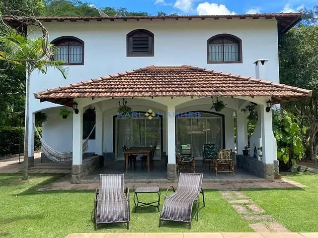 Casa com 800m² 4 quartos e 3 banheiros, à venda, no bairro Pedro do Rio em Petrópolis