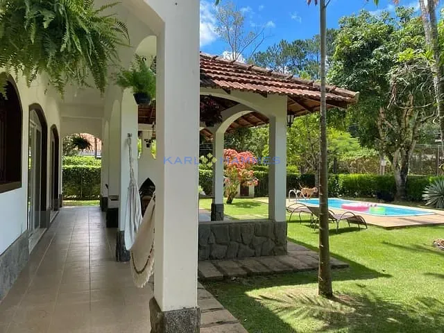 Casa com 800m² 4 quartos e 3 banheiros, à venda, no bairro Pedro do Rio em Petrópolis