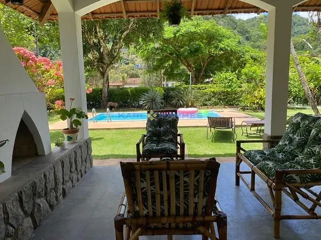 Casa com 800m² 4 quartos e 3 banheiros, à venda, no bairro Pedro do Rio em Petrópolis