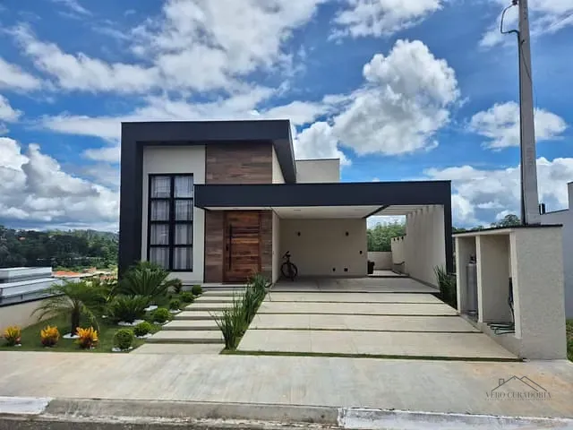 Casa 4 quartos e 5 banheiros, à venda, no bairro Sabaúna em Mogi das Cruzes