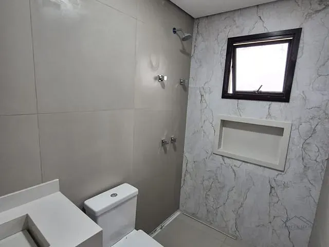 Casa 4 quartos e 5 banheiros, à venda, no bairro Sabaúna em Mogi das Cruzes