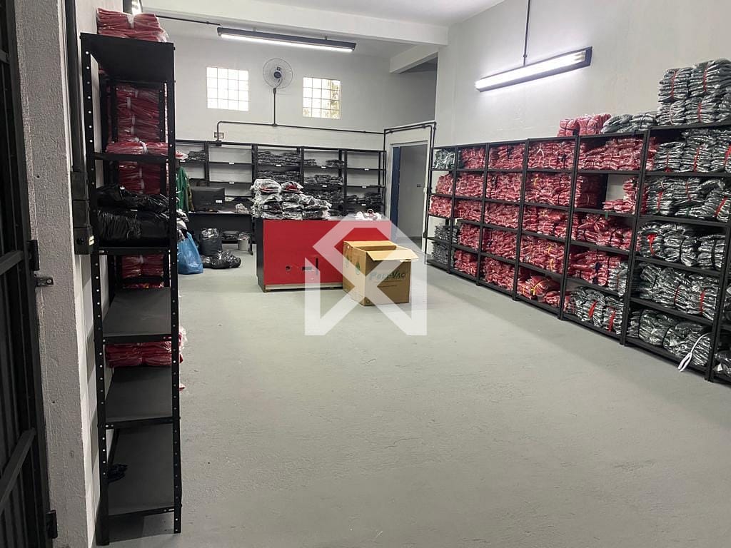 Casa à venda com 1 quarto, 850m² - Foto 14