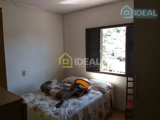 Casa com 159m² 6 quartos e 2 banheiros, à venda, no bairro Imperial em Concórdia