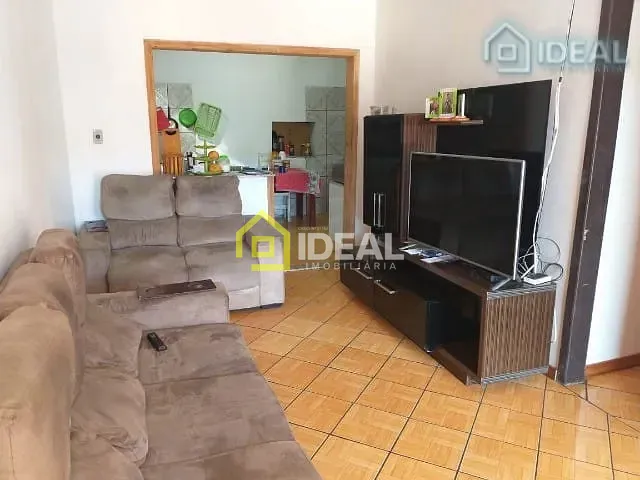 Casa com 159m² 6 quartos e 2 banheiros, à venda, no bairro Imperial em Concórdia