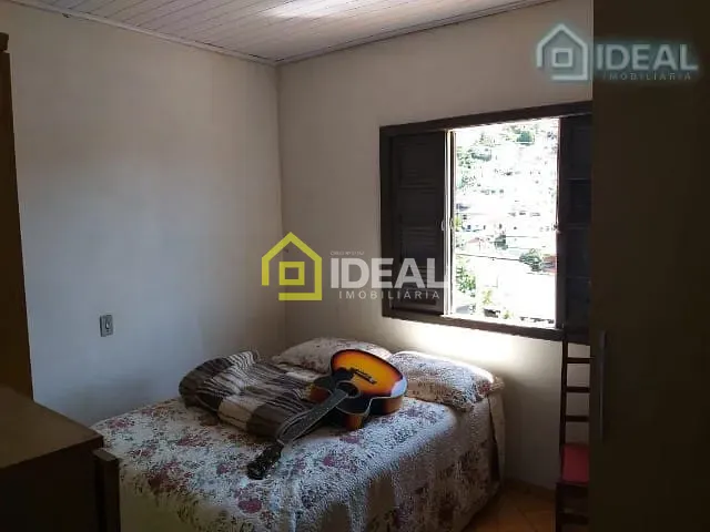 Casa com 159m² 6 quartos e 2 banheiros, à venda, no bairro Imperial em Concórdia