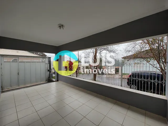 Casa 3 quartos e 2 banheiros, para alugar, no bairro Centro em Guaranésia