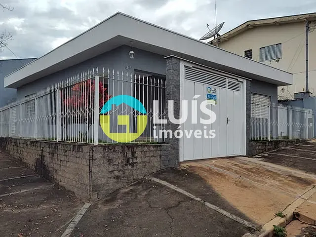 Casa 3 quartos e 2 banheiros, para alugar, no bairro Centro em Guaranésia