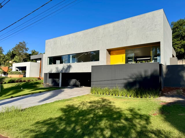 Casa com 1350m² 4 quartos e 6 banheiros, à venda, no bairro Esperança em Londrina