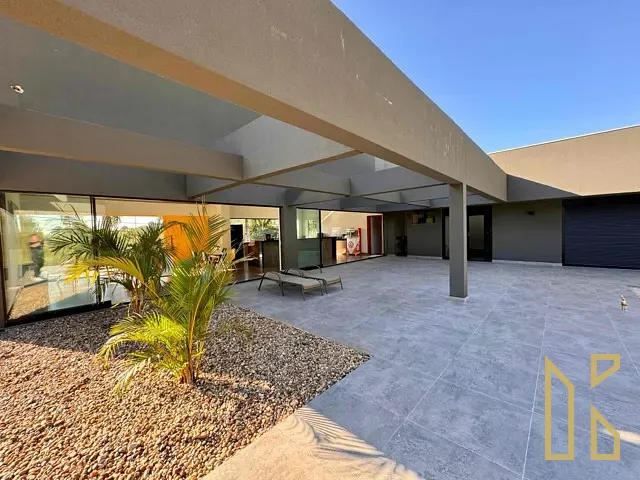 Casa com 1350m² 4 quartos e 6 banheiros, à venda, no bairro Esperança em Londrina