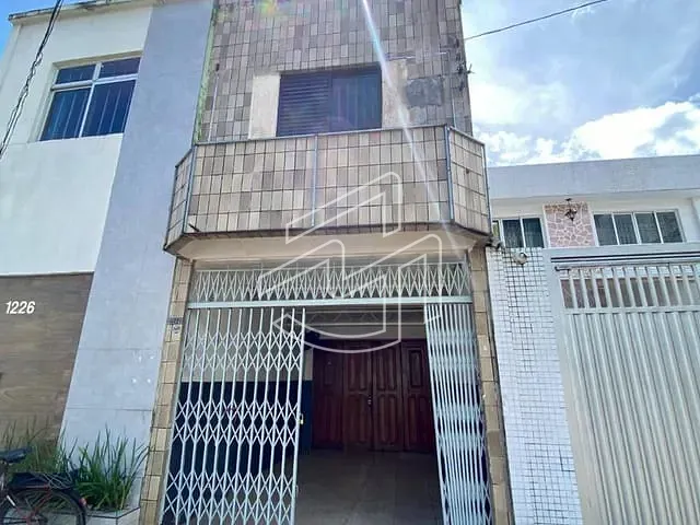 Casa 2 quartos e 5 banheiros, à venda, no bairro São Brás em Belém