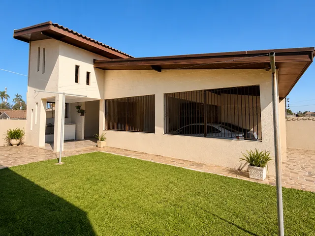 Casa com 622m² 4 quartos e 2 banheiros, à venda, no bairro Butiatuvinha em Curitiba