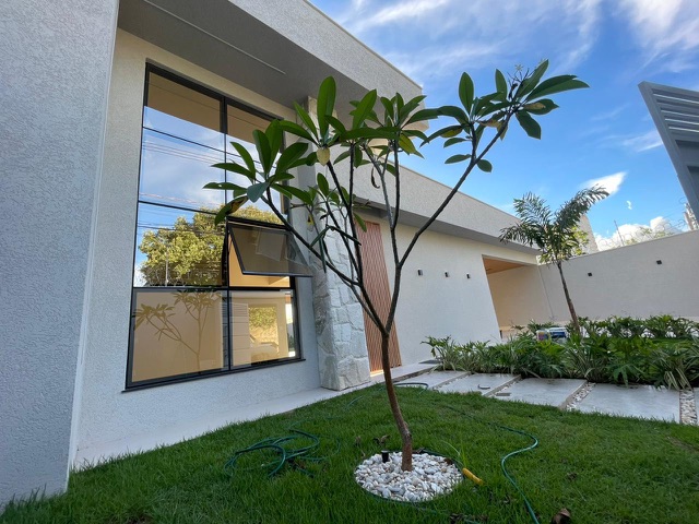 Casa com 450m² 4 quartos e 5 banheiros, à venda, no bairro Jardim Atlântico em Goiânia