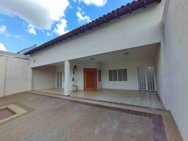 Casa 3 quartos e 5 banheiros, à venda, no bairro Centro em Fernandópolis